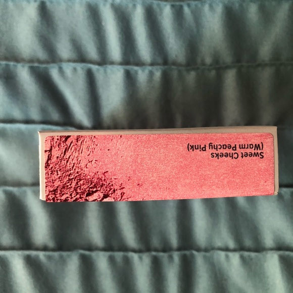 IT COSMETICS BYE BYE PORES BLUSH- SWEET CHEEKS - Picture 3 of 6